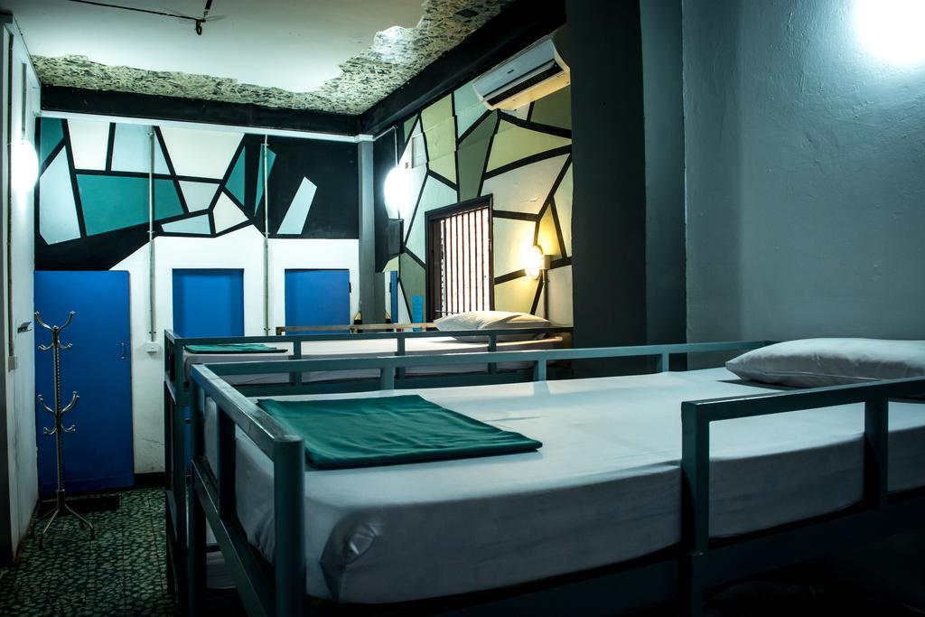 The Living Quarters Hostel 543 Сіємреап Екстер'єр фото